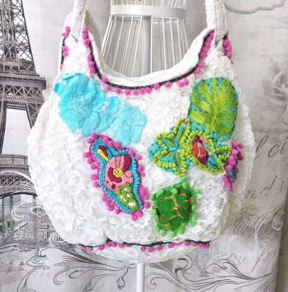 Borsa grande in pizzo bianco con applicazioni colorate - immagine 4