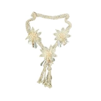 Collana ecru con fiori applicati