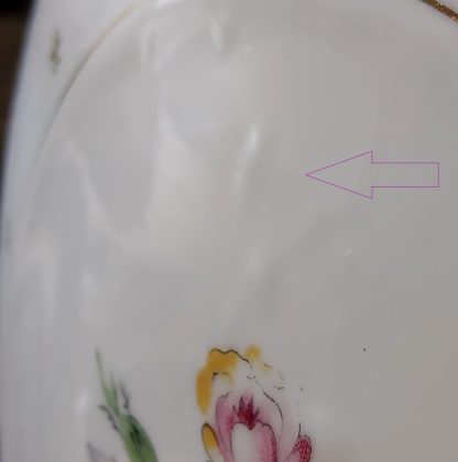 Zuppiera in porcellana bianca e oro con decoro fiori - vintage - immagine 9