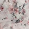 Sciarpa chiffon bianca a fiori rosa - immagine 3