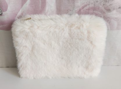 Trousse bianca in similpelliccia - immagine 2