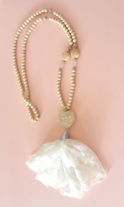 Collana con pendente in pizzo - immagine 3