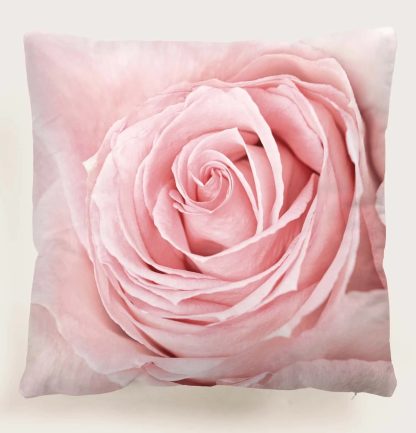 Copricuscino con grande rosa - immagine 2