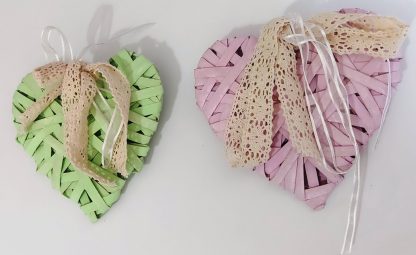 Coppia cuori in vimini verde e rosa/lilla - immagine 2