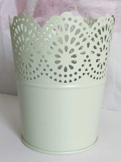 Vaso in metallo verde salvia - immagine 2