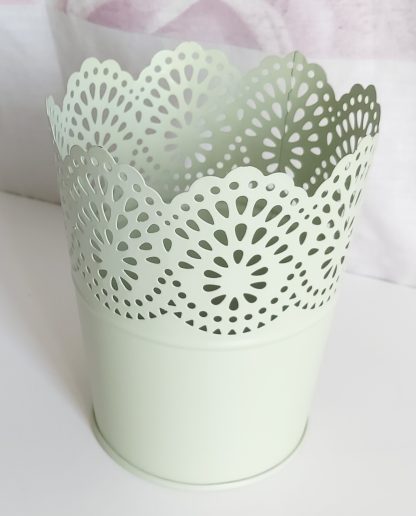 Vaso in metallo verde salvia - immagine 3