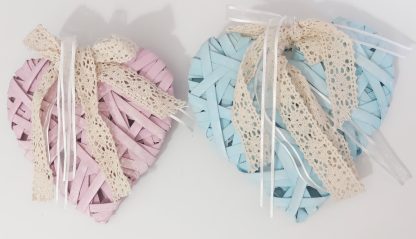Coppia cuori in vimini rosa e celeste - immagine 3