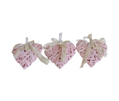 Gruppo di tre cuori in vimini rosa