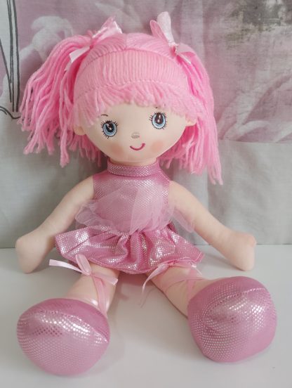 Bambola decorativa con vestitino rosa - immagine 3