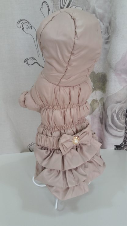 Piumino cappotto con volant beige per piccolo cane o gatto - immagine 3
