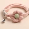 Collare rosa chiaro con fiore per gatti - immagine 2