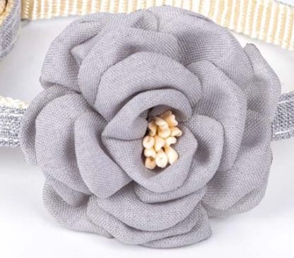 Collare grigio con fiore per gatti - immagine 3